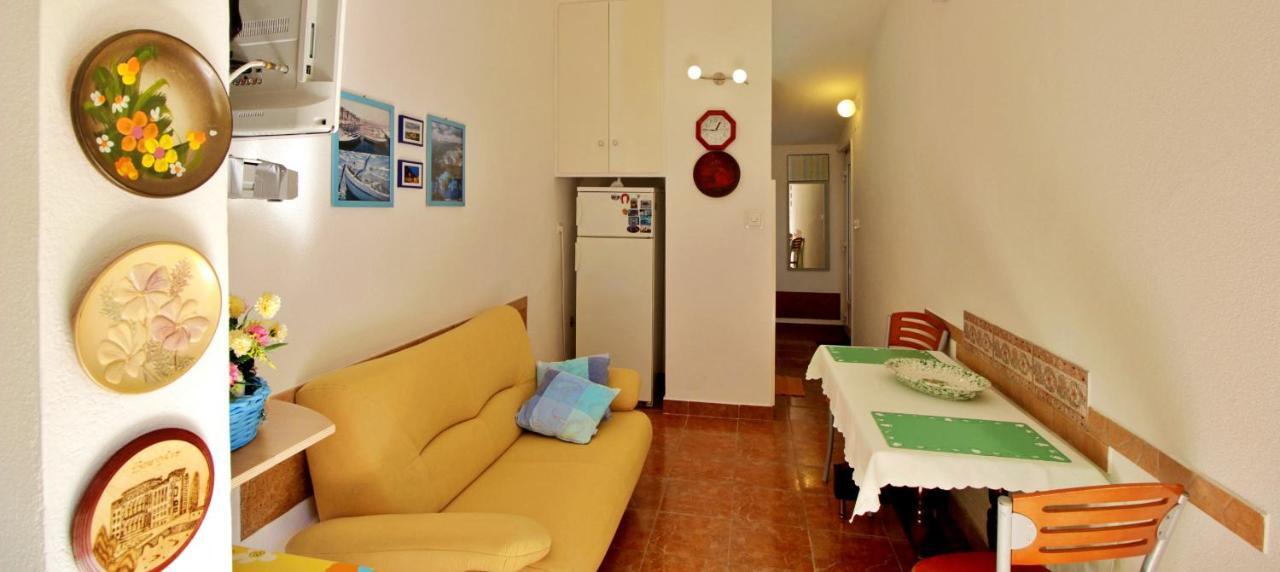Seaside Apartment 奥米什 外观 照片