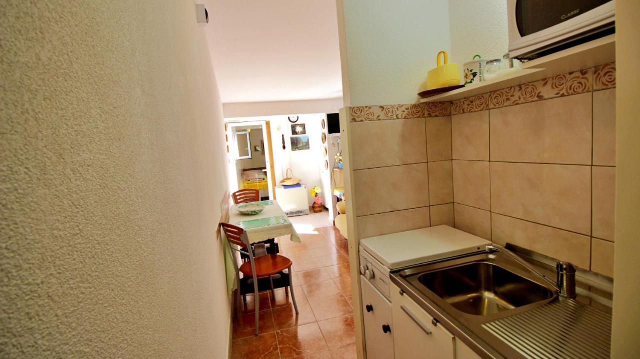 Seaside Apartment 奥米什 外观 照片
